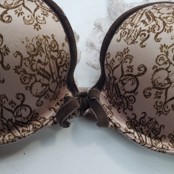 Victoria's Secret velvet & lace trimmed push up - Picture 2 of 7